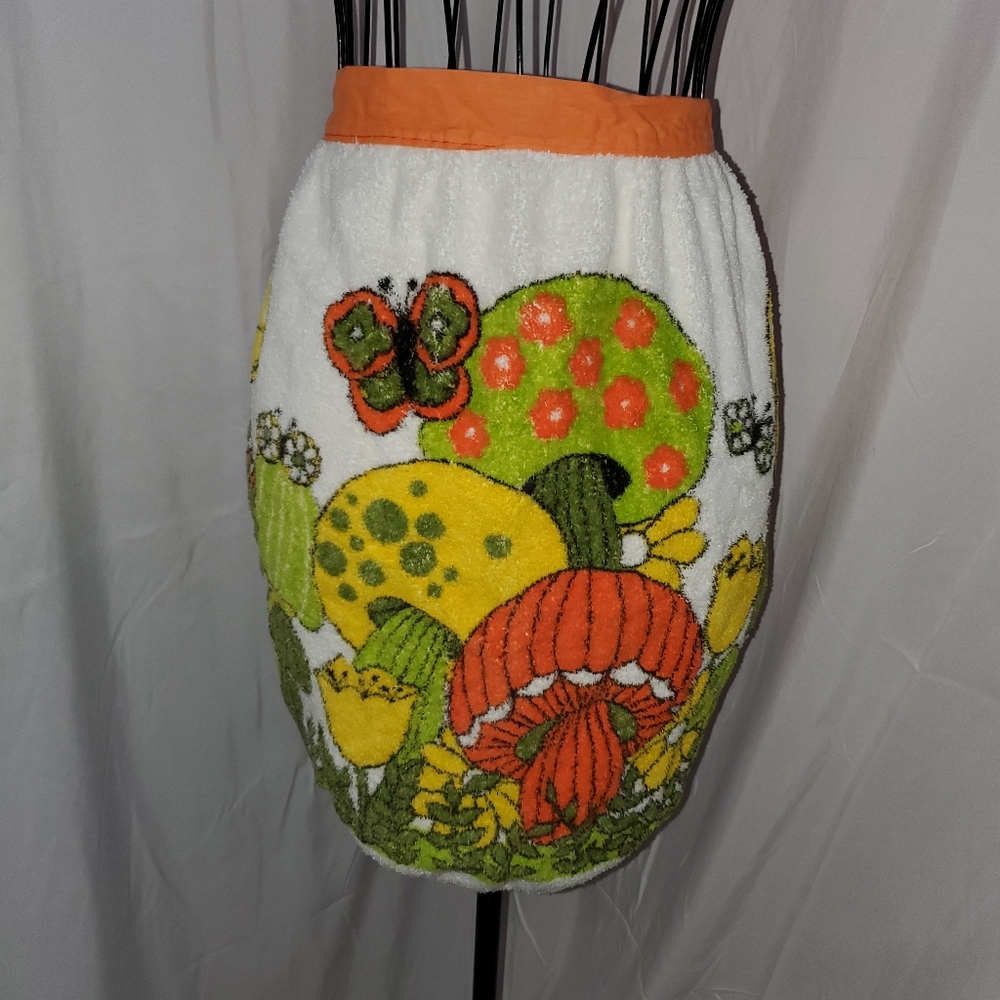 Vintage mushroom apron